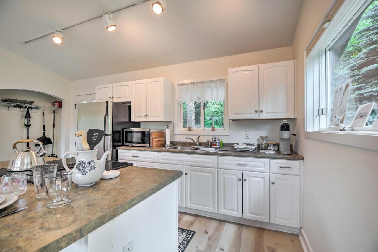 Airy And Bright Hideaway Near Smugglers Notch! Cambridge Exterior foto